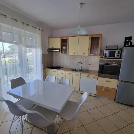Petra Apartment Tisno