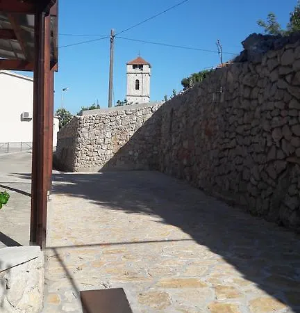 Petra Apartment Tisno