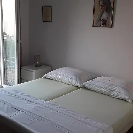Petra Apartment Tisno