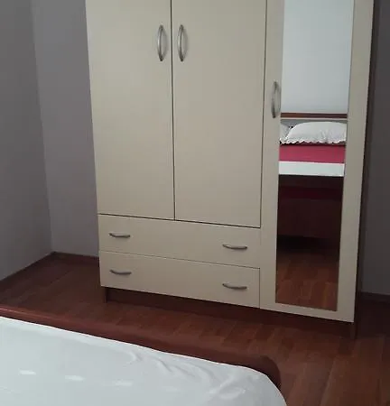 Petra Apartment *